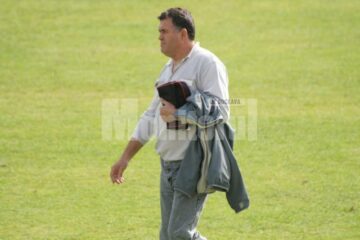 Aurel Constantin este neînvins alături de echipa sa de juniori Aurel Constantin este neînvins alături de echipa sa de juniori