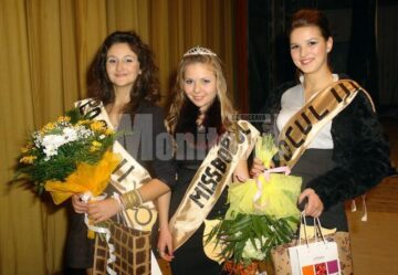 Miss Boboc Patricia Cosman, alaturi de ocupanta locului II, Gabriela Mandrescu, si a locului III, Sabina Ilasca