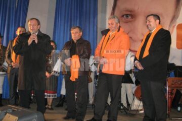 Staff-ul PD-L și primarul PSD al comunei