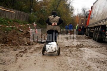 Lucrări de mântuială: Strada care înghite tiruri