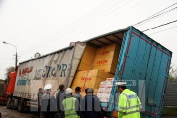 Strada 22 Decembrie din Burdujeni-sat a devenit o adevărată capcană pentru camioane și tiruri