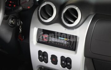 Dacia Sandero Kiss FM