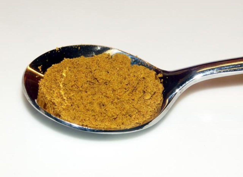O substanță din condimentul curry poate distruge celulele canceroase. Foto: J. GABRIEL