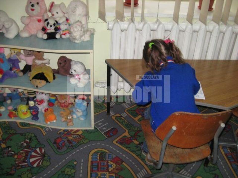 În centrul de zi, copiii primesc trei mese și sunt antrenați în diverse activități educative În centrul de zi, copiii primesc trei mese și sunt antrenați în diverse activități educative