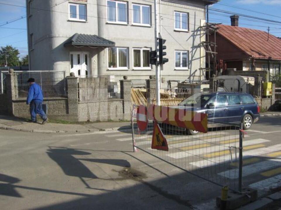 În ultimele zile, mai mulți șoferi au sesizat problemele apărute în trafic din cauza semnalizării defectuoase