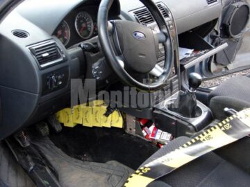 Prins în trafic: Înarmat cu pistol, cu mașina plină cu țigări de contrabandă