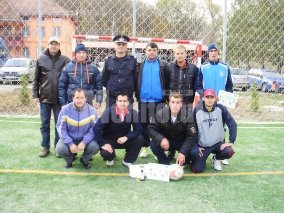 Întrecere: Cupa „gradaților” la fotbal, câștigată de pompieri