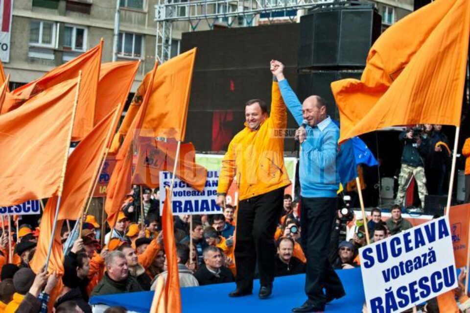 Traian Băsescu, alături de șeful campaniei sale electorale, vicepreședintele PD-L Gheorghe Flutur