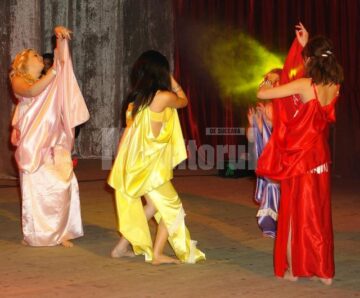 Dans oriental la Balul Colegiului Alexandru Ioan Cuza