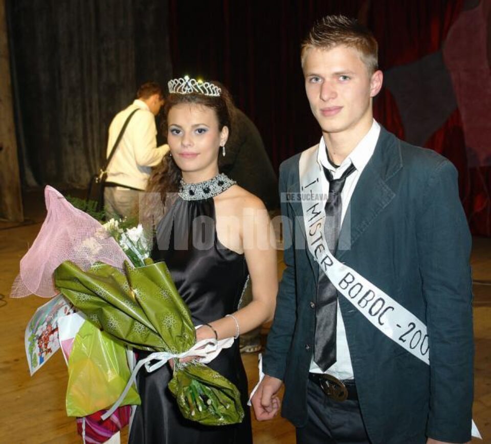 Andreea Nichitoi și Ionuț Gabriel Iftodi, cei mai frumoși boboci de la Colegiul „Alexandru Ioan Cuza”