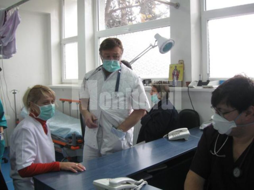 Cadrele medicale de la Unitatea de Primire a Urgențelor lucrează numai cu mască de protecție