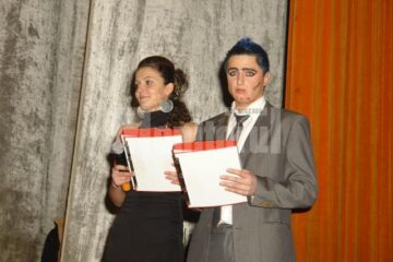 Prezentatorii machiati in spiritul Halloween-ului