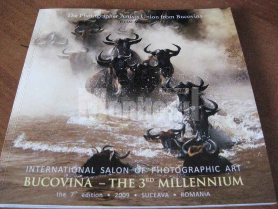 Albumul Salonului Internațional de Artă Fotografică, într-o grafică de excepție