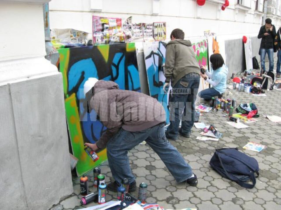 Concurs de graffiti: Șapte băieți și-o ștrengăriță