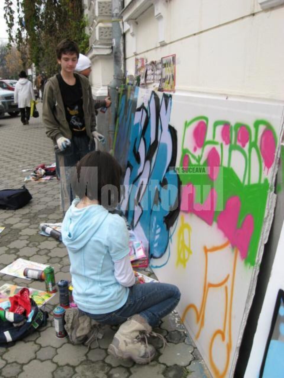 O ștrengăriță printre grafferi
