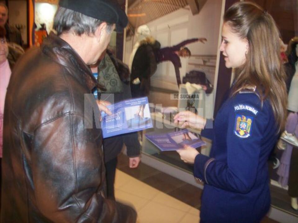 Campanie: Pliante împotriva fraudei electorale, împărțite în mall-urile din Suceava