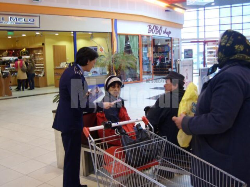Campanie: Pliante împotriva fraudei electorale, împărțite în mall-urile din Suceava