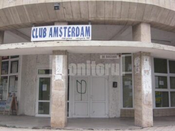 Prost gust: Centrul Sucevei, împânzit de „lalele” făcute cu graffiti