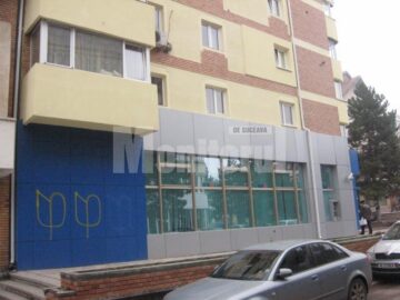 Prost gust: Centrul Sucevei, împânzit de „lalele” făcute cu graffiti