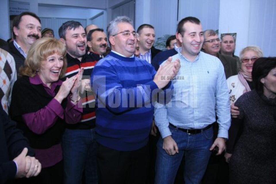 Bucurie în tabăra democrat-liberalilor suceveni la aflarea rezultatelor exit-poll-urilor Bucurie în tabăra democrat-liberalilor suceveni la aflarea rezultatelor exit-poll-urilor