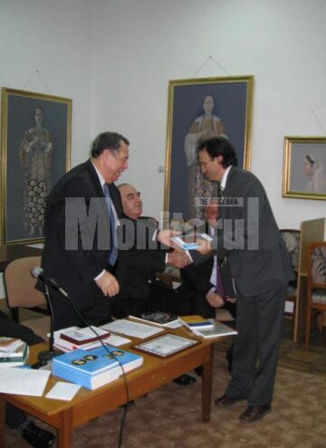 Mircea A. Diaconu premiat pentru critica si istorie literara