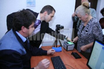 Viorica Scăunașu va fi prima posesoare a unui pașaport biometric eliberat de Serviciul Pașapoarte Suceava