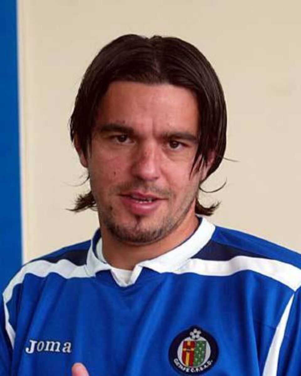 Contra își caută echipă