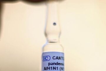 Cantgrip, vaccinul pandemic A/H1N1 din România. Foto: MEDIAFAX