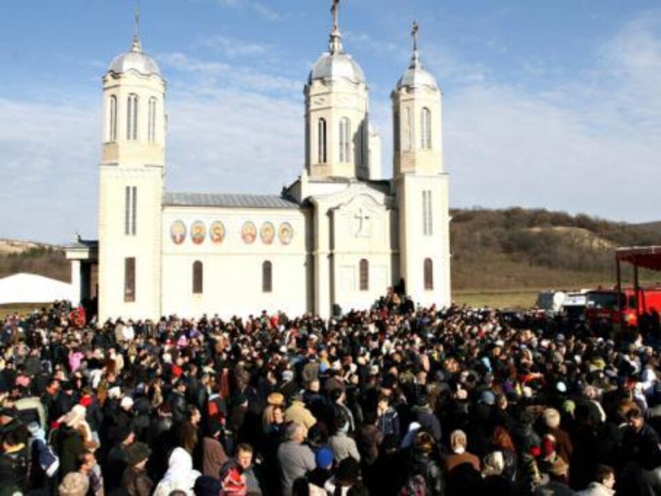 Biserica Mănăstirii Peștera Sfântului Apostol Andrei, din localitatea Ion Corvin, județul Constanța. Foto: MEDIAFAX
