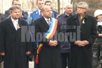 Ziua Națională la Rădăuți: Depuneri de coroane și alocuțiuni la Monumentul Eroilor