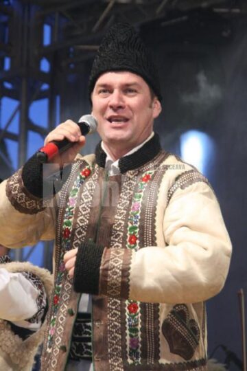 În centrul Sucevei: Spectacol folcloric extraordinar, de Ziua Natională a României