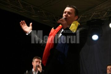 În centrul Sucevei: Spectacol folcloric extraordinar, de Ziua Natională a României