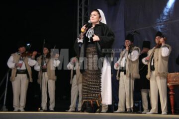 În centrul Sucevei: Spectacol folcloric extraordinar, de Ziua Natională a României
