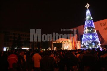 Mii de suceveni au participat la aprinderea luminilor de sărbătoare în brad și în tot orașul