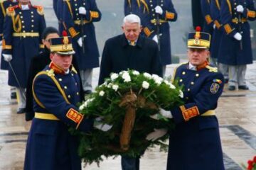 Parada militară de la Arcul de Triumf din București. Foto: MEDIAFAX