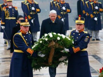 Parada militară de la Arcul de Triumf din București. Foto: MEDIAFAX