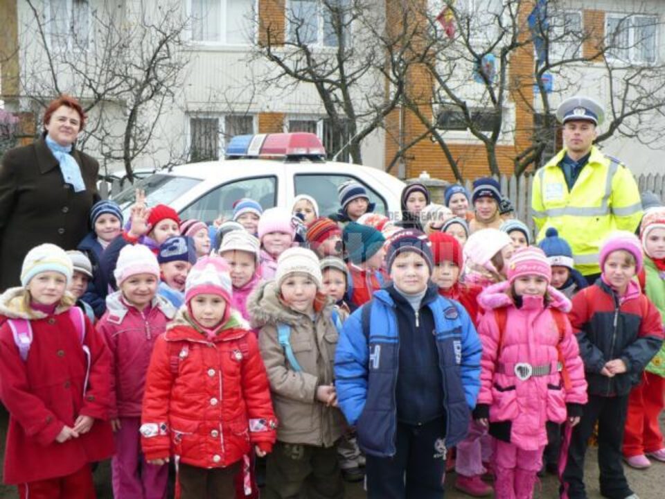 Participanții la acțiunea „Stop accidentelor! Viața are prioritate”