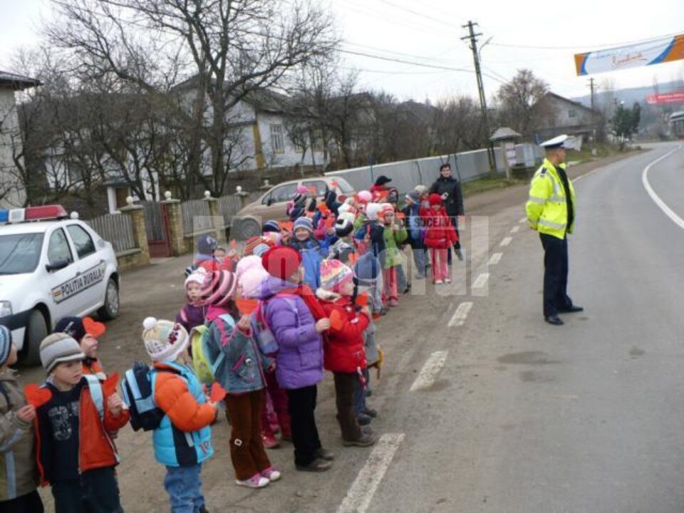 Participanții la acțiunea „Stop accidentelor! Viața are prioritate”