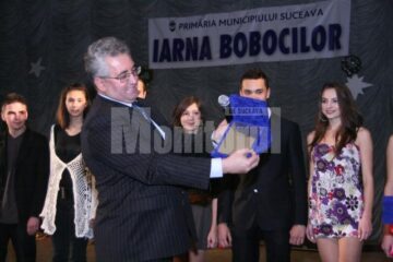 Gala Bobocilor 2009: Primarul Ion Lungu i-a premiat pe cei mai frumoși boboci suceveni