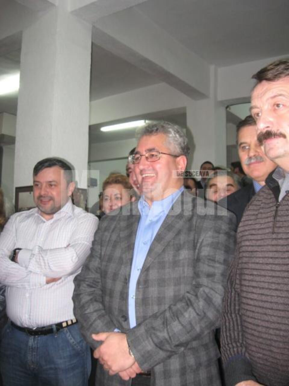 Democrat-liberalii suceveni consideră că cel care va reuși să câștige turul al doilea al alegerilor prezidențiale din România va fi Traian Băsescu Democrat-liberalii suceveni consideră că cel care va reuși să câștige turul al doilea al alegerilor prezidențiale din România va fi Traian Băsescu