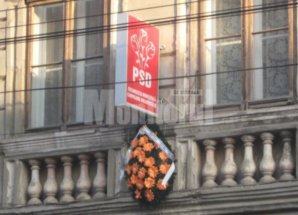 Normalitate: PD-L și-a cerut scuze de la PSD pentru incidentul cu coroana mortuară de la Cîmpulung