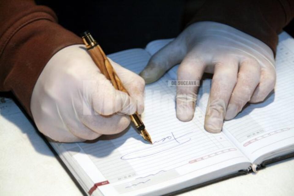 Unul dintre stilourile lui Lucian Poenari