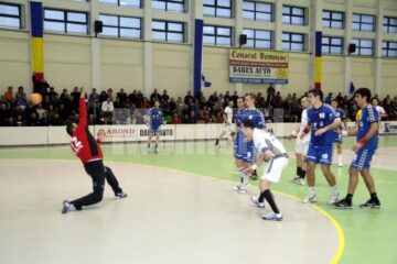 Handbal: Universitatea pierde în fața Reșiței la două goluri