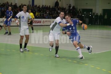 Handbal: Universitatea pierde în fața Reșiței la două goluri