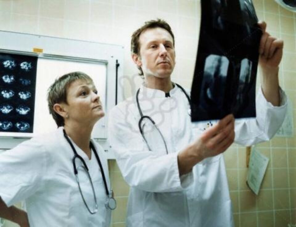 Clinicile europene se întrec în oferte atractive pentru medicii români. Foto: Profimedia Clinicile europene se întrec în oferte atractive pentru medicii români. Foto: Profimedia