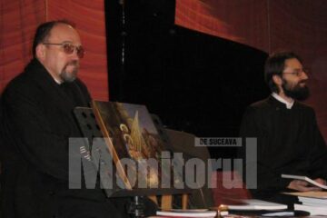 Vasile M. Demciuc si Justinian Cojocar, cei doi autori ai Monografiei Bisericii Sf. Dumitru din Suceava
