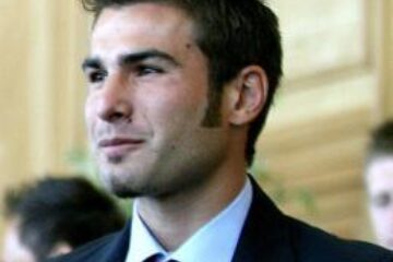 Atacantul Adrian Mutu ar putea părăsi în această iarnă echipa AC Fiorentina. Foto: MEDIAFAX