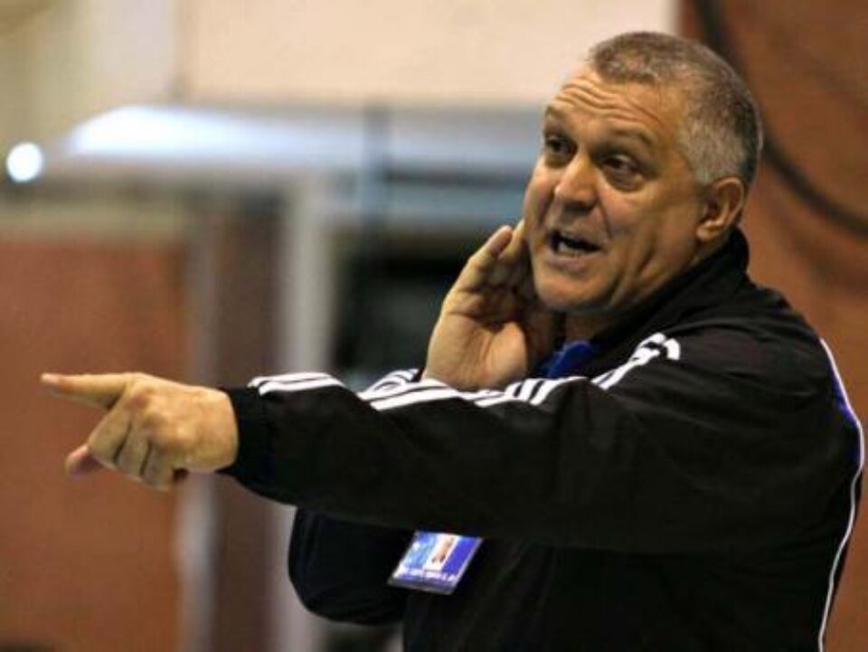 Vasile Stângă a fost propus de Comisia Tehnică a FR Handbal, pentru funcția de principal al naționalei masculine, tehnicianul dându-și acceptul pentru a preluat reprezentativa. Foto: MEDIAFAX Vasile Stângă a fost propus de Comisia Tehnică a FR Handbal, pentru funcția de principal al naționalei masculine, tehnicianul dându-și acceptul pentru a preluat reprezentativa. Foto: MEDIAFAX