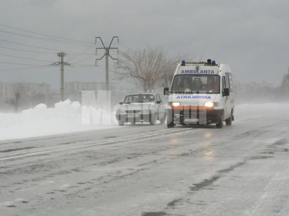 Din cauza ninsorii și a traficului îngreunat, durata de intervenție a autosanitarelor s-a prelungit Din cauza ninsorii și a traficului îngreunat, durata de intervenție a autosanitarelor s-a prelungit