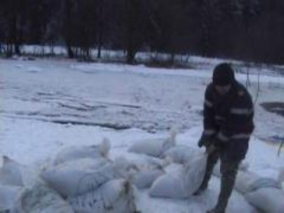 Pompierii și jandarmii au intervenit în operațiunea de la Vatra Dornei